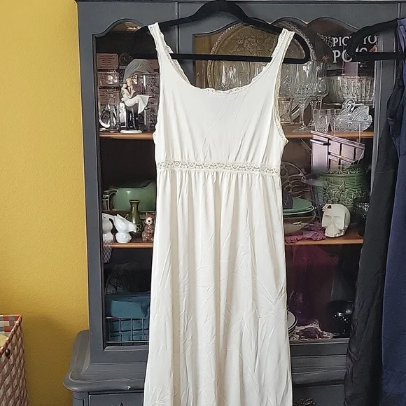 Miss Elaine S Cream Vintage Nightgown - Picture 2 of 5